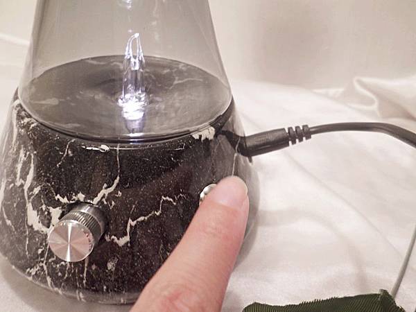 香氛 ░ 美國精油擴香儀領導品牌ORGANIC AROMAS,超級美✨ 黑色大理石紋有機香氛擴香儀 – 富裕_17.jpg 香氛 ░ 美國精油擴香儀領導品牌ORGANIC AROMAS,超級美✨ 黑色大理石紋有機香氛擴香儀 – 富裕_17.jpg