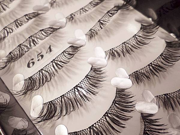 彩妝   ░  甜甜的糖果感 jingluo hand made false eyelashes 靖駱cp值高自然系的假睫毛 ，打造自然感的顏值👁👁_59.jpg