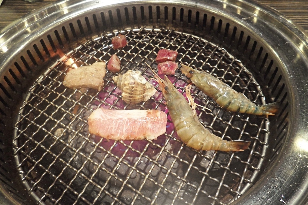 美食  ░ 推薦全台連鎖海陸吃到飽餐廳 - 好客海陸燒肉，新鮮海產肉類火烤兩吃，含COLD STONE冰淇淋吃到飽~_24.jpg