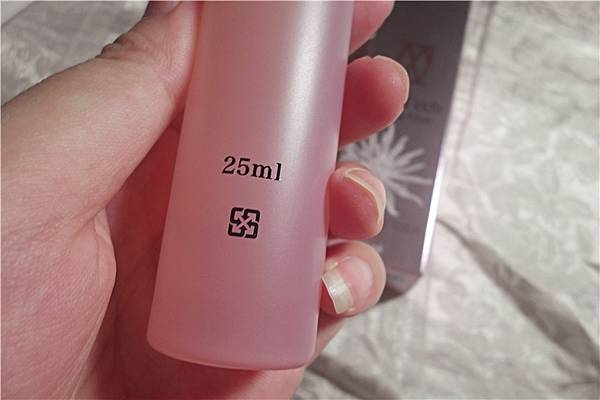 LadyWeider 妍植覓密  歲月無痕精萃 FIRMING ELIXIR  + 冰原之后無瑕面膜 THE FLAWLESS GLACIER MASK ，照顧肌膚好有女人味13_副本.jpg