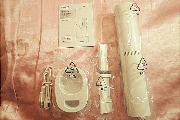 kinyo吸塵器評價評價高的無線手持小型吸塵器 汽車用吸塵器 攜帶式吸塵器開箱文 3C開箱文12.jpg kinyo吸塵器評價評價高的無線手持小型吸塵器 汽車用吸塵器 攜帶式吸塵器開箱文 3C開箱文12.jpg