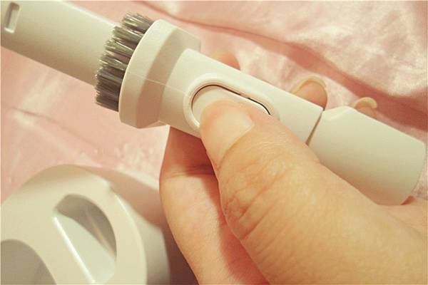 kinyo吸塵器評價評價高的無線手持小型吸塵器 汽車用吸塵器 攜帶式吸塵器開箱文 3C開箱文30.jpg kinyo吸塵器評價評價高的無線手持小型吸塵器 汽車用吸塵器 攜帶式吸塵器開箱文 3C開箱文30.jpg