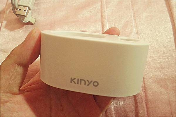 kinyo吸塵器評價評價高的無線手持小型吸塵器 汽車用吸塵器 攜帶式吸塵器開箱文 3C開箱文15.jpg kinyo吸塵器評價評價高的無線手持小型吸塵器 汽車用吸塵器 攜帶式吸塵器開箱文 3C開箱文15.jpg