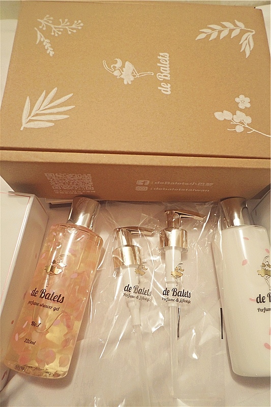 小巴黎 經典沐浴潤膚組-保養級蠶絲蛋白香氛沐浴露(220ML)+金萃香氛保養身體乳18.jpg 小巴黎 經典沐浴潤膚組-保養級蠶絲蛋白香氛沐浴露(220ML)+金萃香氛保養身體乳18.jpg