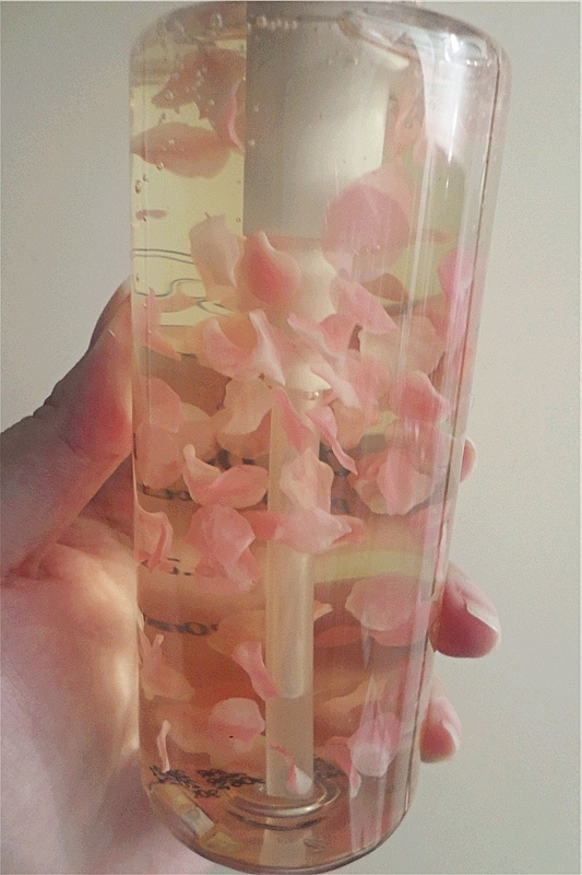 小巴黎 經典沐浴潤膚組-保養級蠶絲蛋白香氛沐浴露(220ML)+金萃香氛保養身體乳21.jpg 小巴黎 經典沐浴潤膚組-保養級蠶絲蛋白香氛沐浴露(220ML)+金萃香氛保養身體乳21.jpg