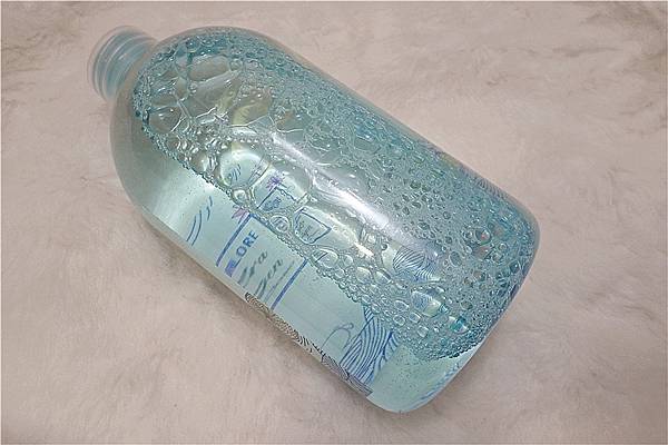 洗臉的清香如同噴過香水般,LHERBOFLORE蕾舒翠 高效純淨潔顏蜜04.jpg 洗臉的清香如同噴過香水般,LHERBOFLORE蕾舒翠 高效純淨潔顏蜜04.jpg