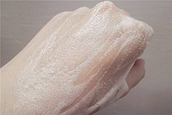 洗臉的清香如同噴過香水般,LHERBOFLORE蕾舒翠 高效純淨潔顏蜜27.jpg 洗臉的清香如同噴過香水般,LHERBOFLORE蕾舒翠 高效純淨潔顏蜜27.jpg