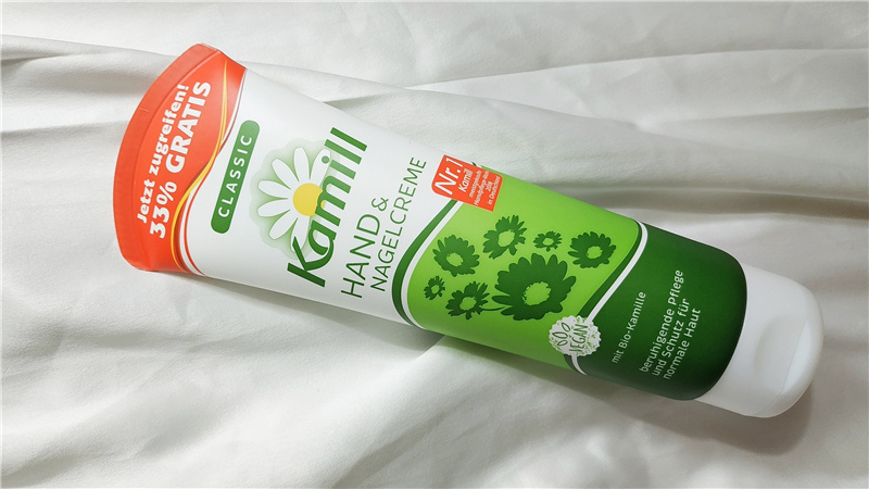 使用德國 kamill洋甘菊護手霜 x kamill經典洋甘菊植萃皂x kamill摩洛哥油洗髮皂,做好冬天肌膚的照顧33.jpg 使用德國 kamill洋甘菊護手霜 x kamill經典洋甘菊植萃皂x kamill摩洛哥油洗髮皂,做好冬天肌膚的照顧33.jpg