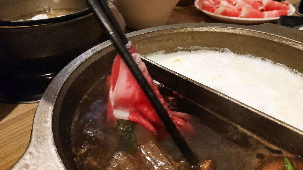 美食｜推薦 高雄個人鴛鴦鍋姜一鼎 河堤店 ，超香超美味手工麻辣湯鍋及秘製麻辣鴨血90.jpg