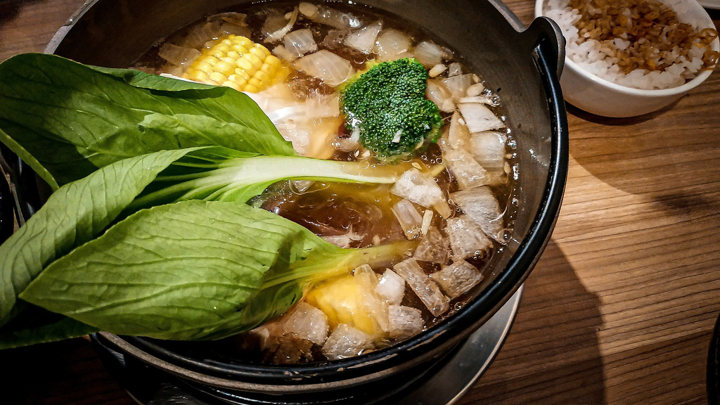 美食｜推薦 高雄個人鴛鴦鍋姜一鼎 河堤店 ，超香超美味手工麻辣湯鍋及秘製麻辣鴨血100.jpg