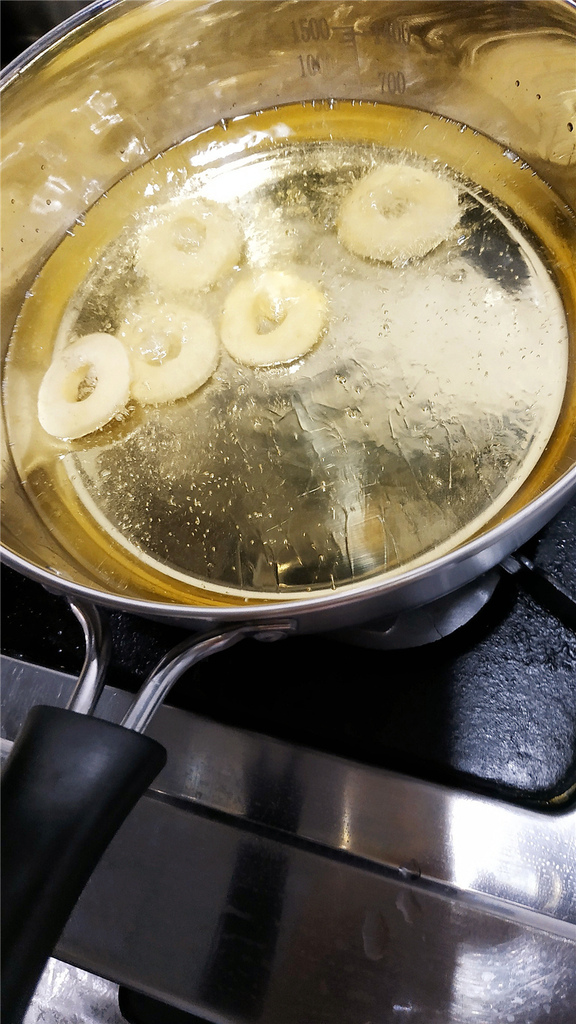 美食 ｜速樂圈食品 - 彭湃又美味的小米甜甜圈 ,迷你小米甜甜圈,小米QQ球,小米石頭泡芙18.jpg