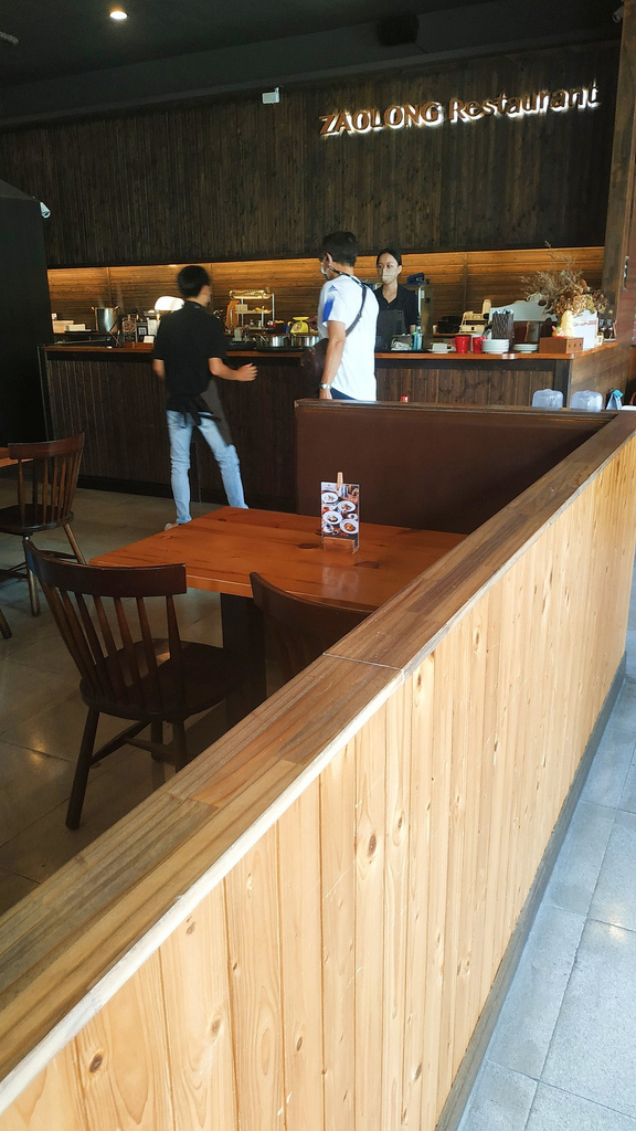 ZAOLONG restaurant 走廊倉廚 ，手工披薩推薦小資族美食餐廳和親朋好友聚會的好地方12.jpg