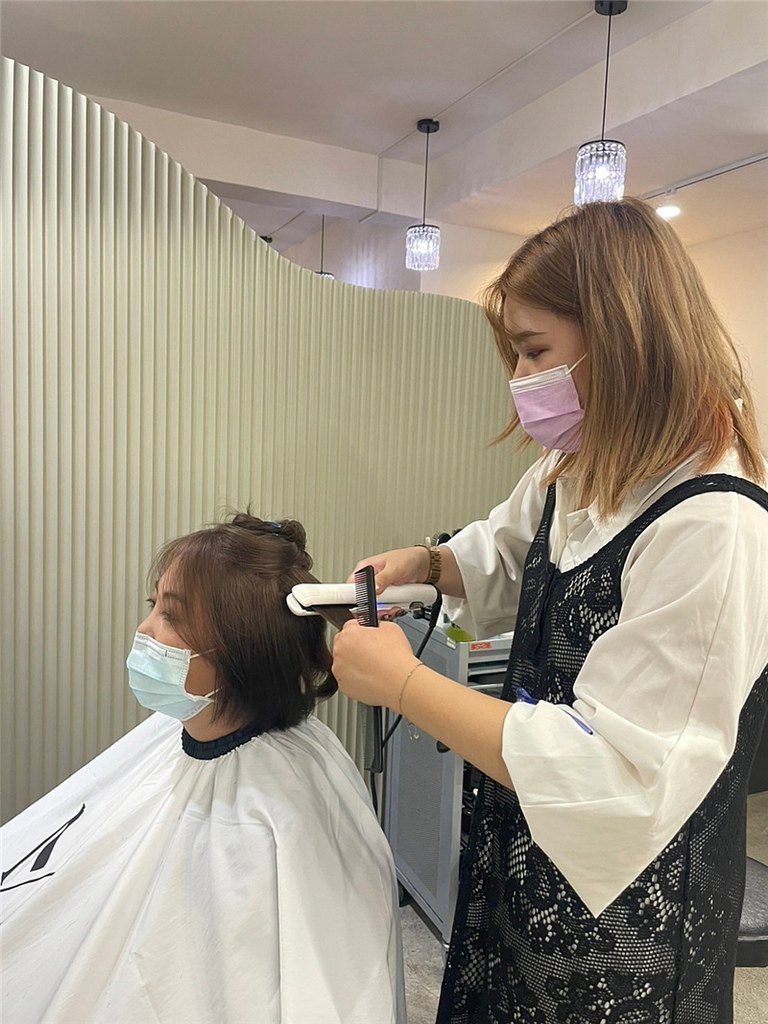彌敦道日系風格髮廊，染出 讓我滿意的日系奶茶色髮色6.jpg
