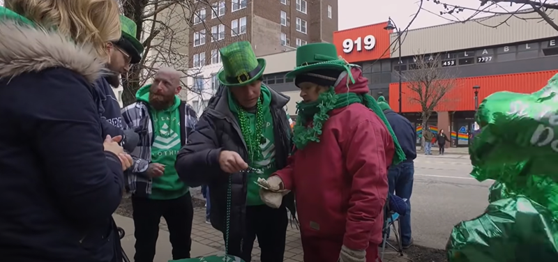 富豪谷底求翻身.png 富豪谷底求翻身.png