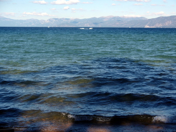 這是湖 Lake Tahoe