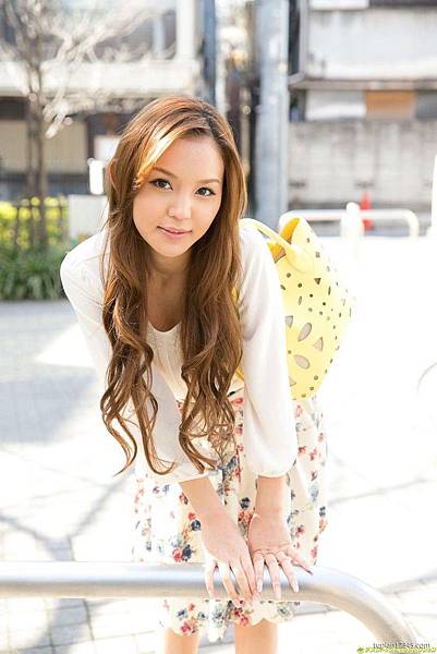 Emiri Okazak Emiri Okazak