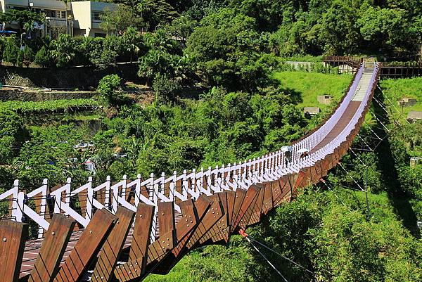 白石湖吊橋