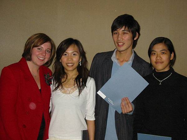 Get my Certification of UVic MBA Exchange~(Chelsey,me,Chris)