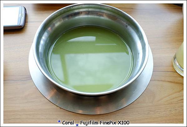 翡冷翠牧草~~~很脆綠吧!!