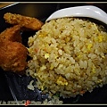 炒飯和炸雞塊