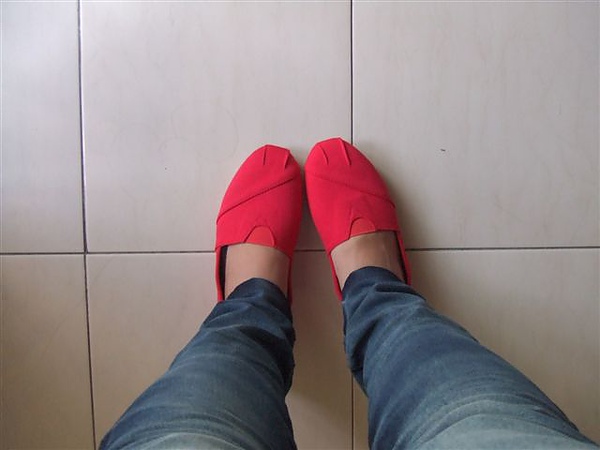 我也是紅鞋女孩
