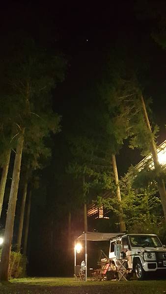 [[露營瘋]]森林系露營-巴棍杉林露營區-不認識的露友互相打