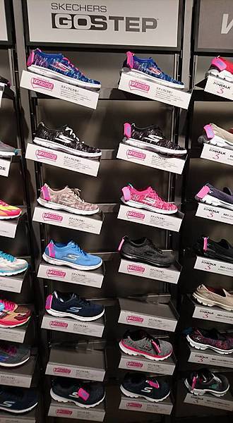 SKECHERS GO WALK3 12718089_1234885026540224_6558675574497599016_n.jpg
