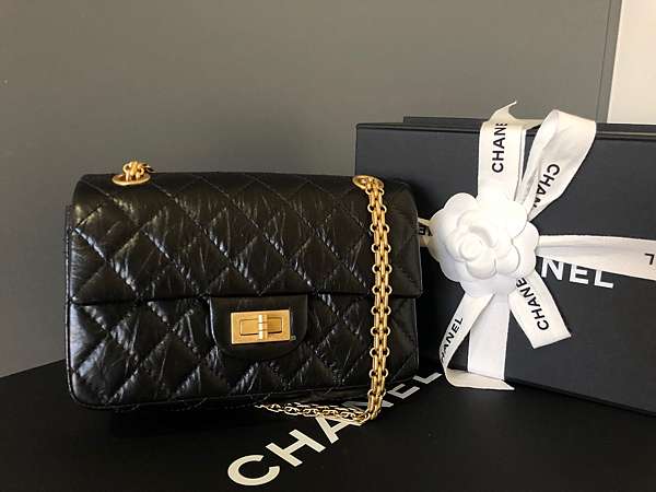 Mini 2.55 hotsell chanel