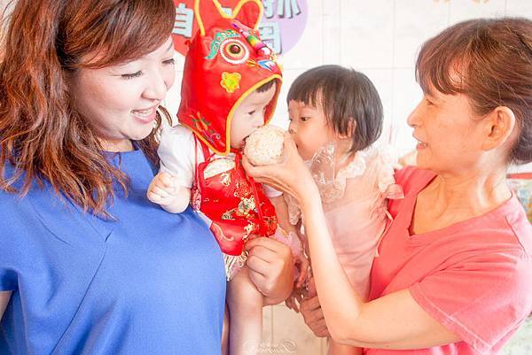 0243抓周儀式.jpg 0243抓周儀式.jpg