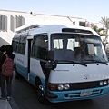 在埃及的交通工具~小型巴士