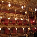 美侖美奐的歌劇院