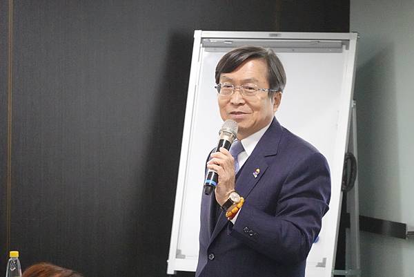 ★李永然律師以臺北企業經理協進會理事長身分出席十二月「企業經