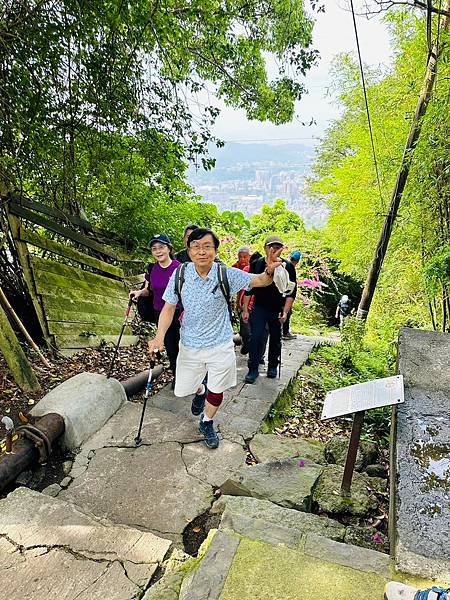 ★李永然律師參加台北忠誠、忠美、忠信扶輪社聯合健行活動，自天