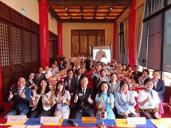 李永然律師出席忠誠、忠美扶輪社兩社聯合例會,會中邀請張育美