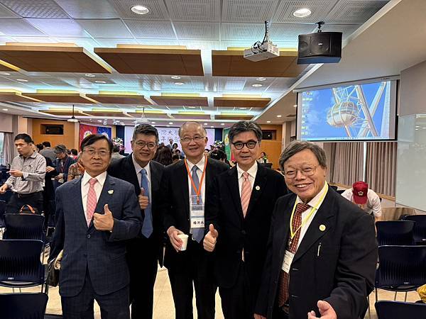 ★李永然律師出席「國立臺灣大學97週年歡聚校慶酒會」，與校友