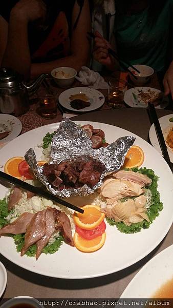 牛小排、炸肥腸包肝腸、松阪豬肉拼盤