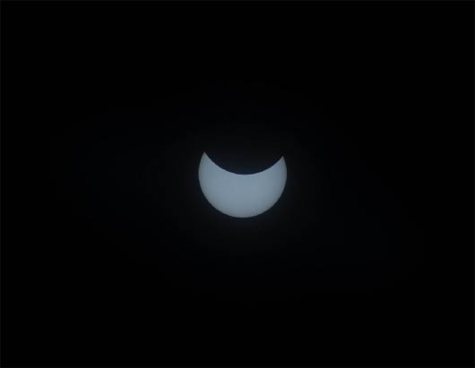 7月22日8時50分左右,在重慶大學內觀測到日食。 7月22日8時50分左右,在重慶大學內觀測到日食。