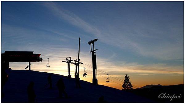 Boreal 提供「夜滑」，可以滑到晚上九點
