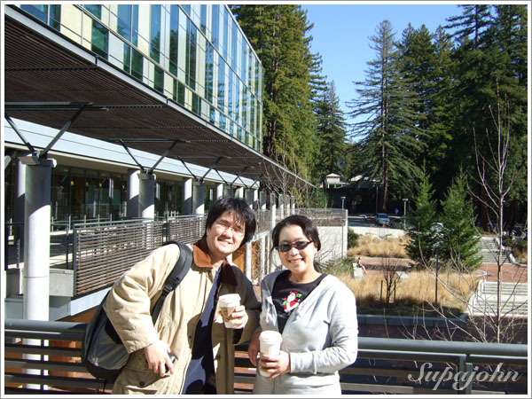 蘇趴強說電機系館很漂亮