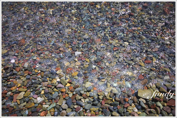 女媧補天可能就是用這種石頭 :p