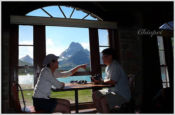 旅館外就是美麗的山水景色