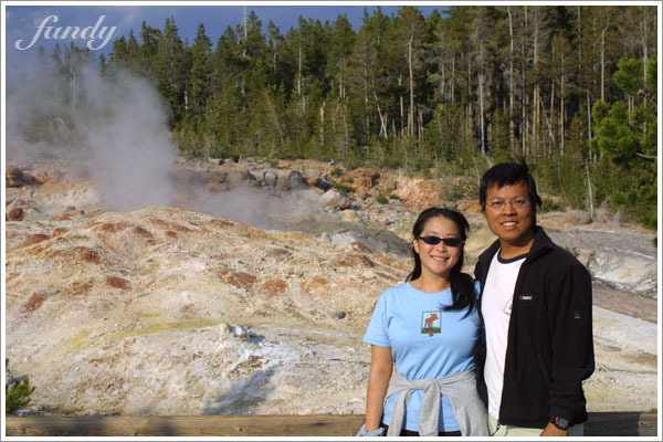 據說這是歷史記錄黃石公園內噴最高的噴泉