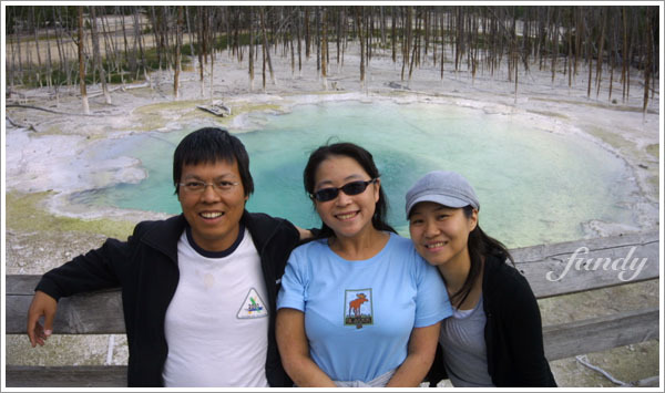 ckb 把相機舉得老高才拍到這樣的照片