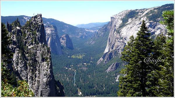 左邊那個山峰很像華山論劍的地方.. ^^