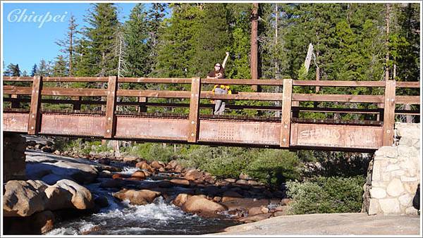 時間不早，整個瀑頂只剩我們