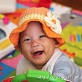 7/21 試戴要送給Allie妹妹的小花帽