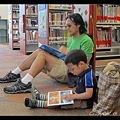 圖書館看書
