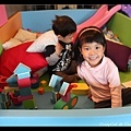 陳小牛也堆積木