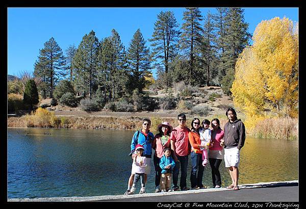 路人很好心地再拍一張不同角度的，不過人還是很小