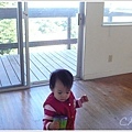 7/28 寶寶也很認真地跟著媽媽前後巡視